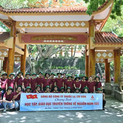 Hành trình Về nguồn năm 2025 của Đảng bộ Công ty Thuốc lá Sài Gòn: Thắp sáng ngọn lửa “Đoàn kết - Đổi mới - Vững vàng vị thế”